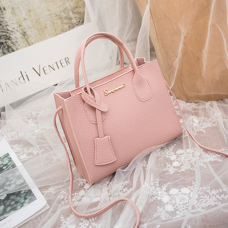Stylish Crossbody Bag – Modern One-Shoulder Messenger Design