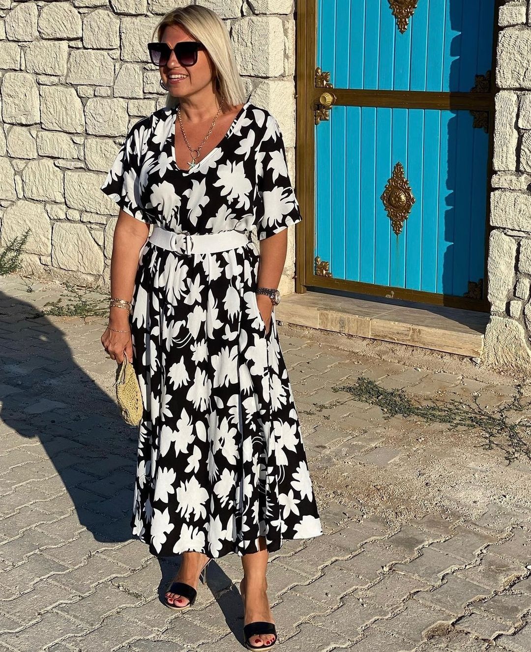 AMPARO | Elegant Loose Dress Concealing the Tummy