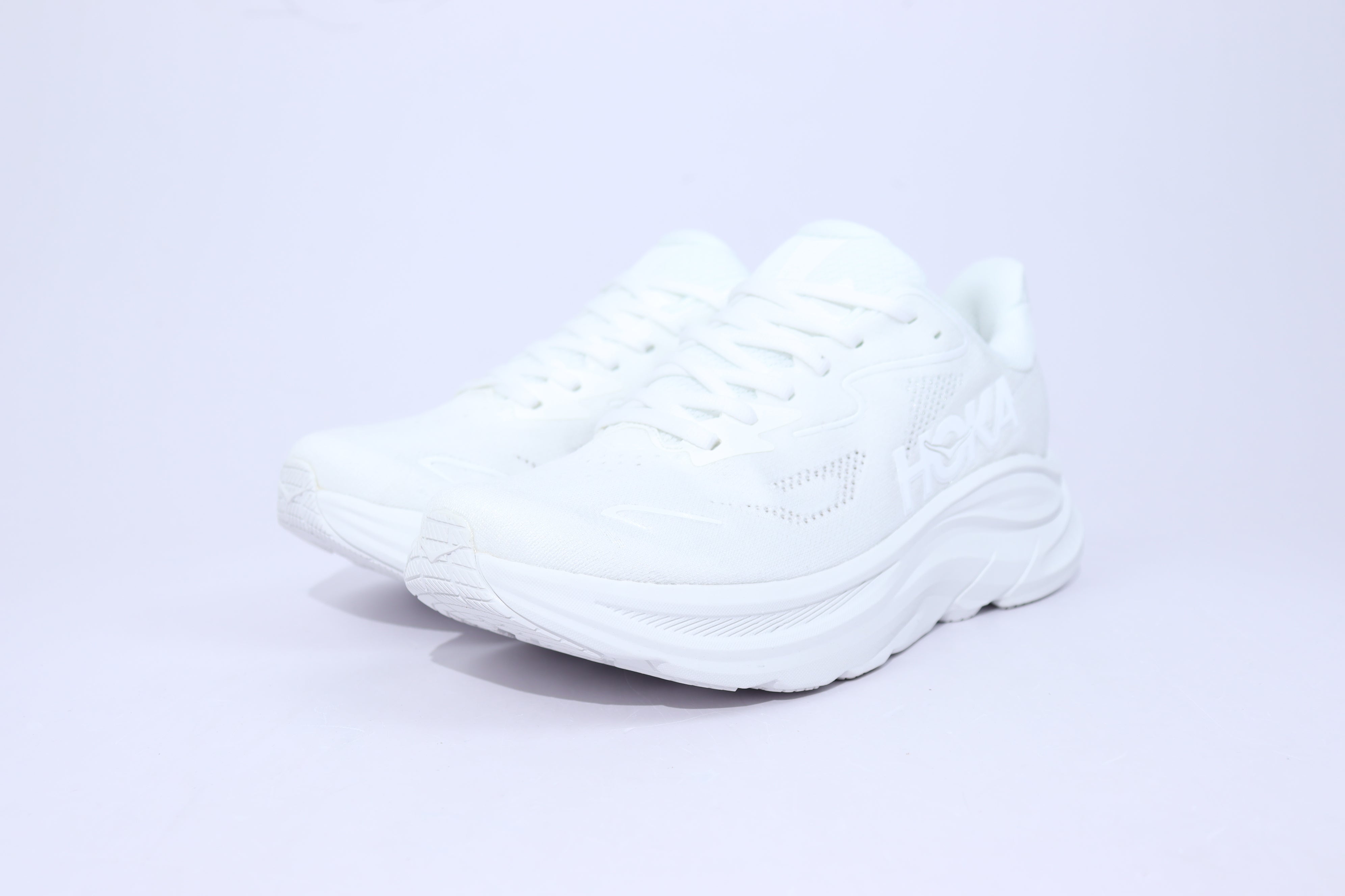 Clifton 10 - HK Unisex Sneakers - White